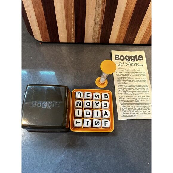 Vintage BOGGLE 1976 1977 Parker Brothers Hidden Word Games - Picture 2 of 4